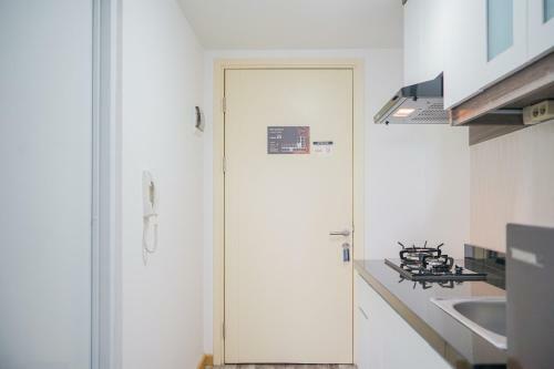 Strategic Studio Apartment With Extra Bed At M-town Residence By Travelio
