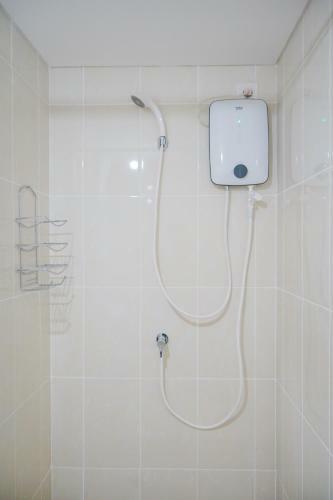 Strategic Studio Apartment With Extra Bed At M-town Residence By Travelio