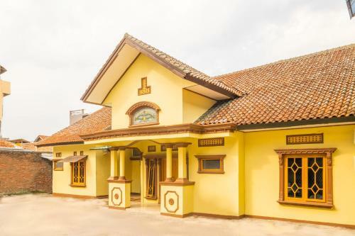 Oyo 2395 Hotel Aden 2 Syariah