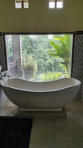 Hostal Bayu House And Villas