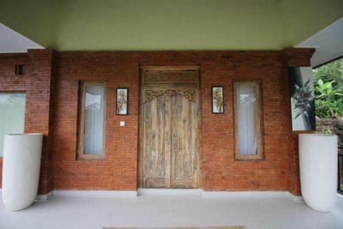 Hostal Bayu House And Villas