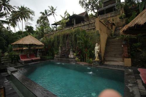 Hostal Bayu House And Villas