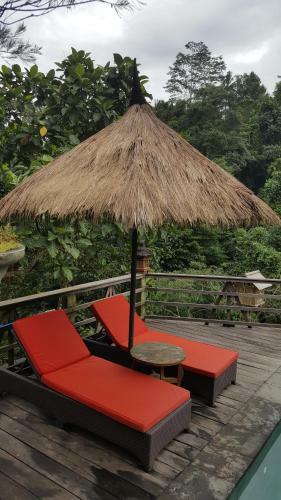 Hostal Bayu House And Villas