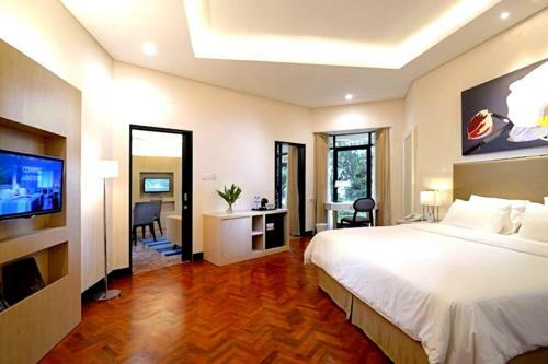 Surya Hotel & Cottages