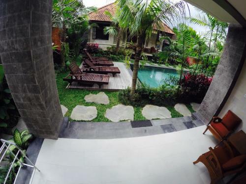 Hostal Cahyatika House & Spa