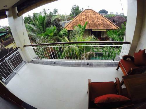 Hostal Cahyatika House & Spa