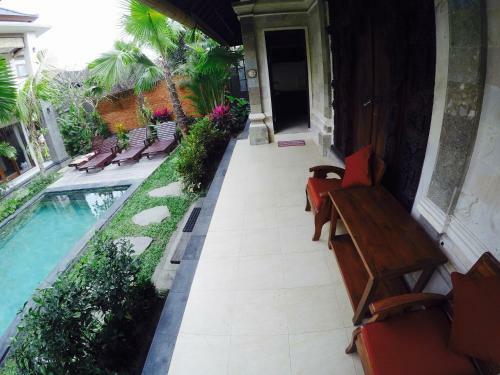 Hostal Cahyatika House & Spa