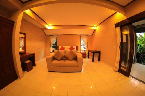 Hostal Cahyatika House & Spa