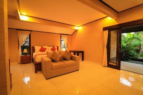 Hostal Cahyatika House & Spa