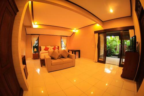 Hostal Cahyatika House & Spa