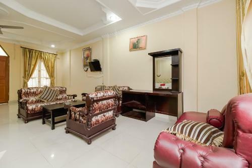 Hostal Reddoorz Plus @ Jalan Tugu Silalahi Tongging