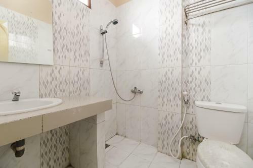 Hostal Reddoorz Plus @ Jalan Tugu Silalahi Tongging