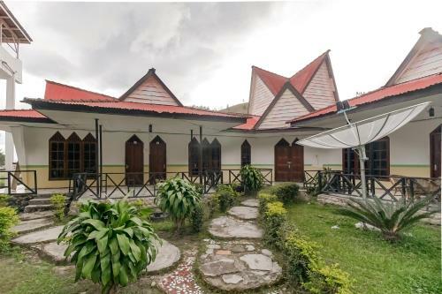 Hostal Reddoorz Plus @ Jalan Tugu Silalahi Tongging
