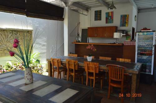 Posada Askara Guest House & Hostel