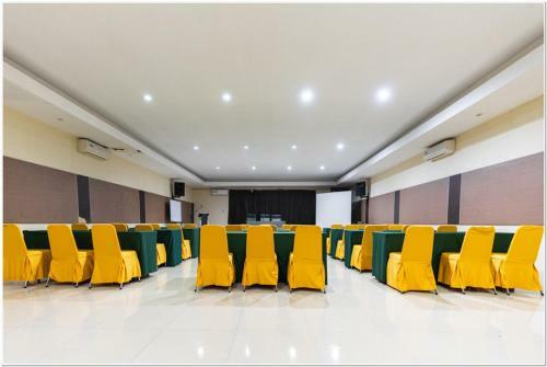 Hotel Reddoorz Plus @ Hertasning Area