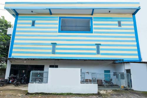 Hotel Oyo 2775 Rf Homestay