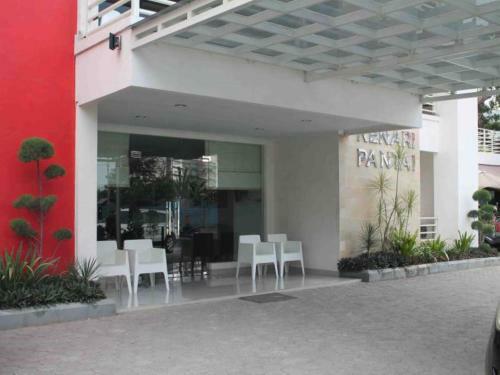 Hotel Kenari Pantai