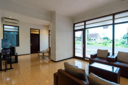 Hotel Oyo 2454 Wanawiyata Homestay