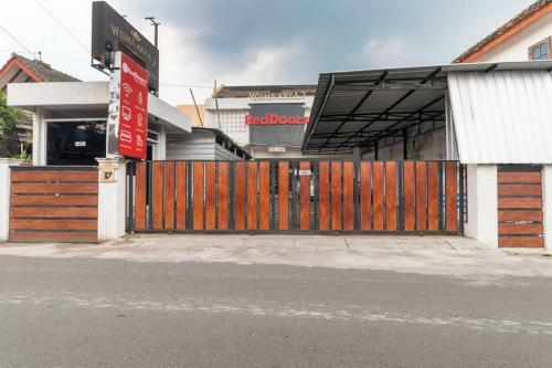 Hostal Reddoorz Syariah @ Wisma Arya 2