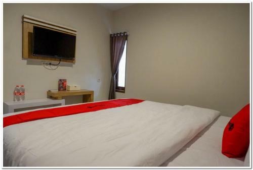 Hotel Reddoorz Near Sleman City Hall 2