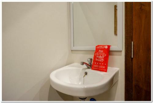 Hotel Reddoorz Near Sleman City Hall 2