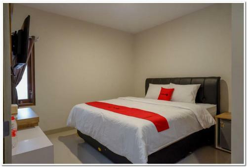 Hotel Reddoorz Near Sleman City Hall 2