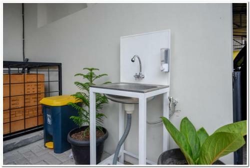 Hotel Reddoorz Near Sleman City Hall 2