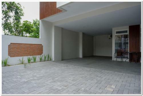 Hotel Reddoorz Near Sleman City Hall 2