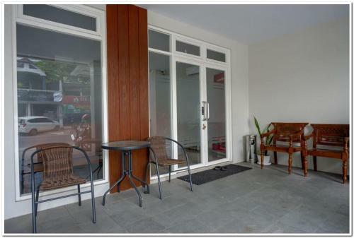 Hotel Reddoorz Near Sleman City Hall 2