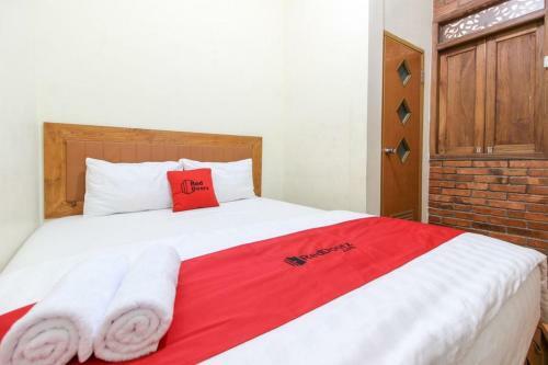 Hostal Reddoorz Near Amikom Yogyakarta 2