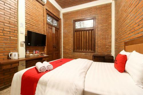 Hostal Reddoorz Near Amikom Yogyakarta 2