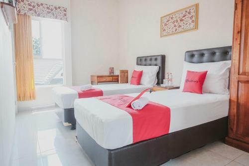 Hostal Reddoorz Near Ambarukmo Yogyakarta