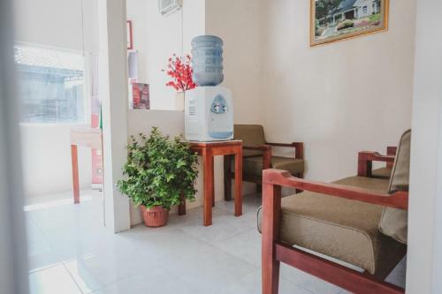 Hostal Reddoorz Near Ambarukmo Yogyakarta