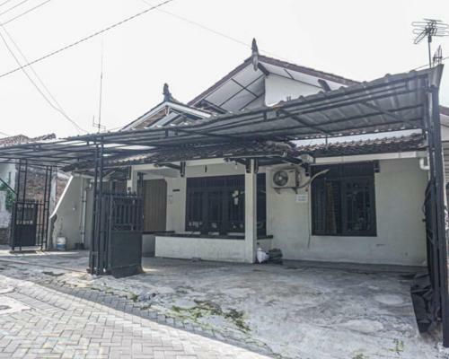 Hostal Berlian Homestay Syariah Wirobrajan