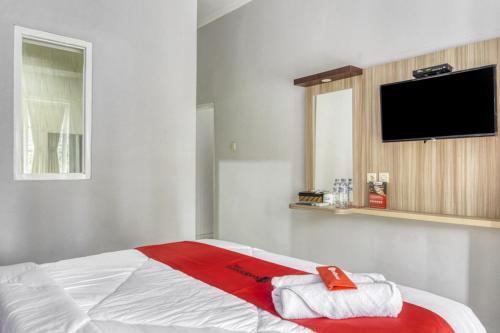Hostal Reddoorz Near Sindu Kusuma Edupark 2