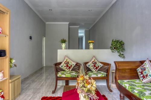 Hostal Reddoorz Near Sindu Kusuma Edupark 2