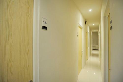 Hotel Oyo 2599 First Living
