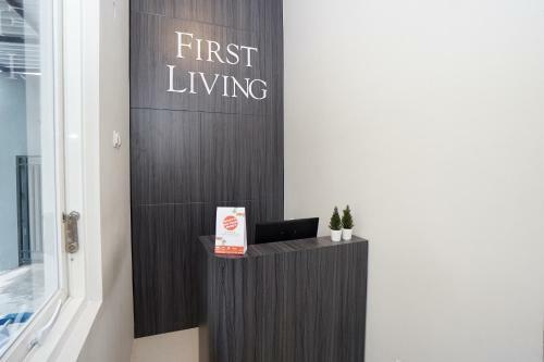 Hotel Oyo 2599 First Living