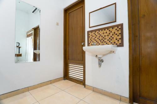 Hotel Oyo 2684 Wisma Orange
