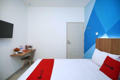 Hostal Reddoorz Plus @ Terban Residence