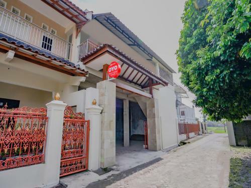 Hotel Oyo 90210 Kenari House Syariah