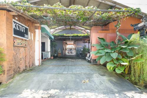 Hotel Oyo 3775 Ketut Inn