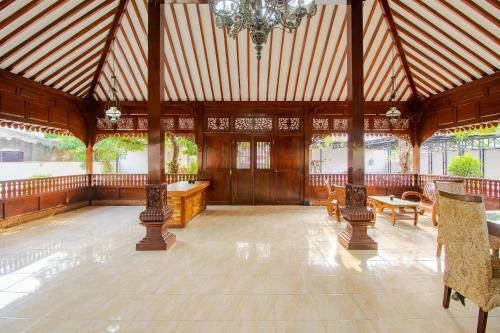 Hotel Oyo 1473 Omah Tentrem Syariah