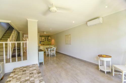 Flamboyan Apartments Sanur