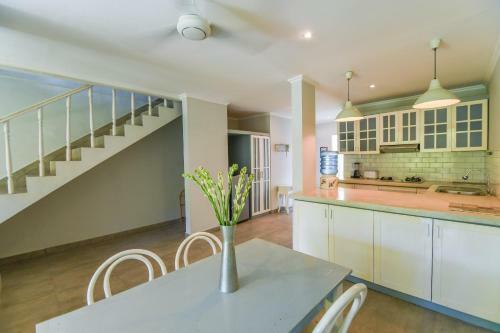 Flamboyan Apartments Sanur