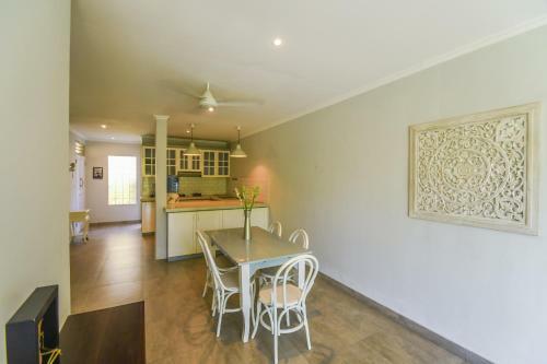 Flamboyan Apartments Sanur