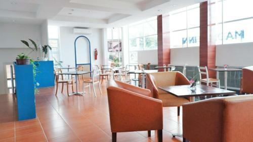 Albergue Madina Inn Hotel