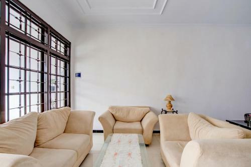 Hotel Oyo 3467 White Residence