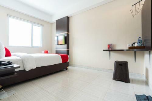 Hostal Reddoorz Plus @ Panakkukang Makassar