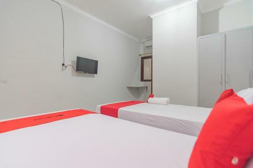 Hostal Reddoorz Plus @ Bukit Cinta Street